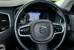 Rent a car Volvo XC90 (19-23) - photo 9