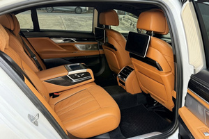 Rent a car BMW 740 M Sport(19-22) - photo 9