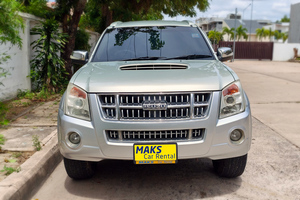 Rent a car Isuzu MU7 - photo 1
