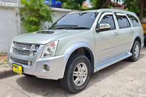 Rent a car Isuzu MU7 - photo 15